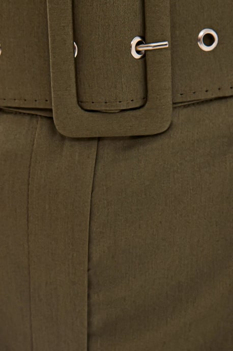 Bomullshigh-waist shorts med ficka och bältesdetalj - Image 5