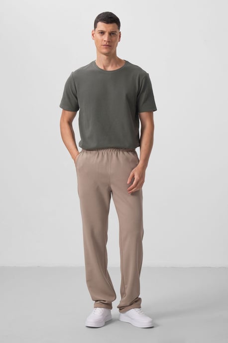 Men's Wide-Leg Pull-On Trousers - Image 2