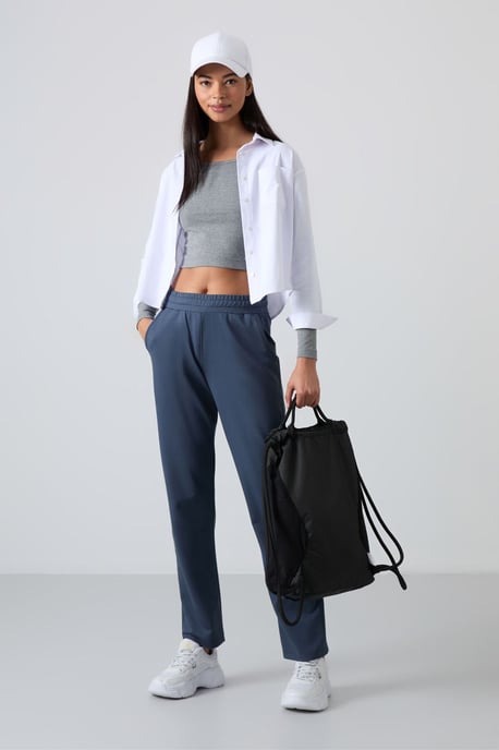 Women’s Straight-Leg Fleece Sweatpants - Image 5