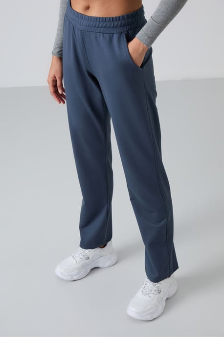 Women’s Straight-Leg Fleece Sweatpants - Image 6