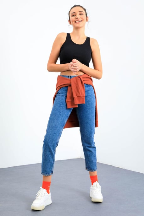 Ribbed Sleeveless Crop Top - Image 3