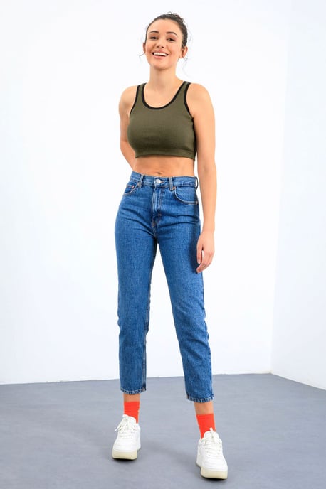 Ribbed Sleeveless Crop Top - Image 3