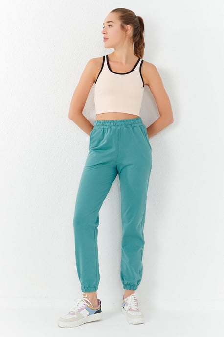 Ribbed Sleeveless Crop Top - Image 4