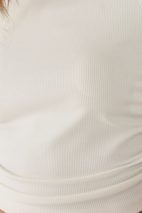 Rynkad Detalj Cropped Topp - Image 5