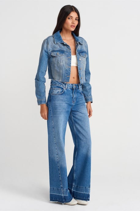 Women’s Cropped Denim Jacket - Image 4