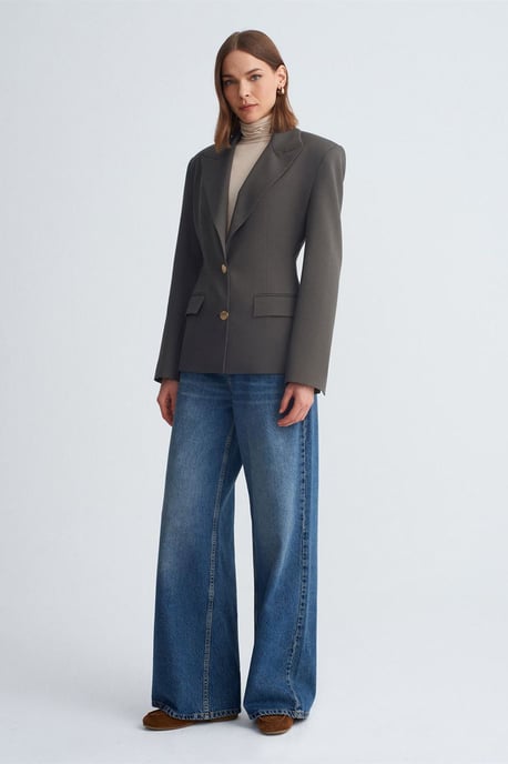 Figurformad crepe-blazer med sjalkrage - Image 3