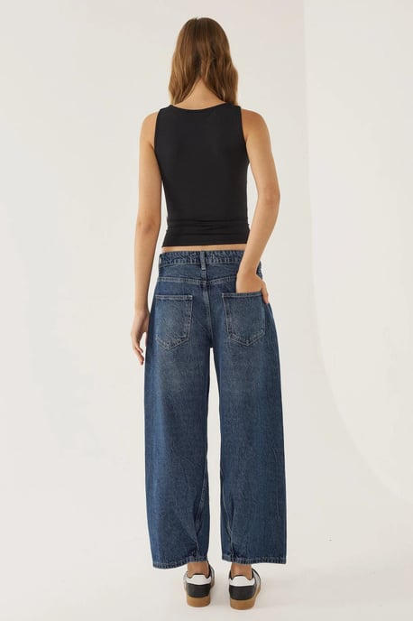Mid-Rise Tapered Jeans - Image 4