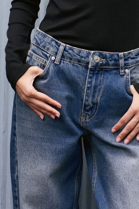 Högmidjade vida jeans i bomulldenim - Image 4