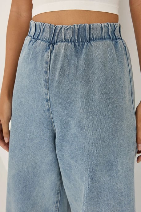 Elastic Waist Wide Leg Jeans - Image 4