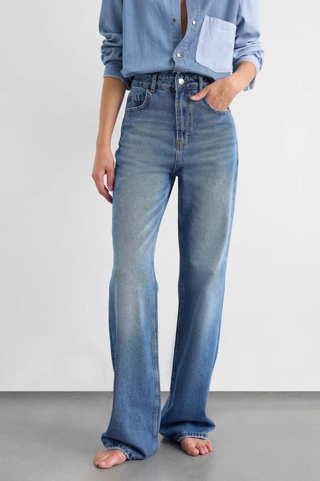 High-Waist Straight-Leg Denim Jeans - Image 2