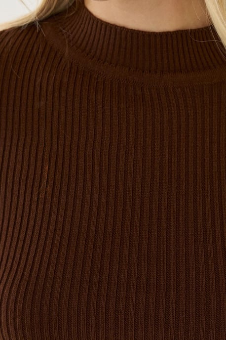 Half Turtleneck Sweater - Image 5