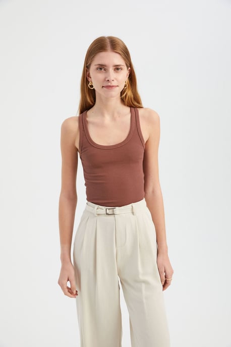 Solid rundhalsad basic topp - Image 2