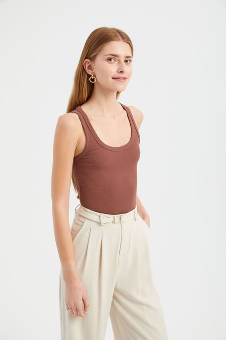 Solid rundhalsad basic topp - Image 3