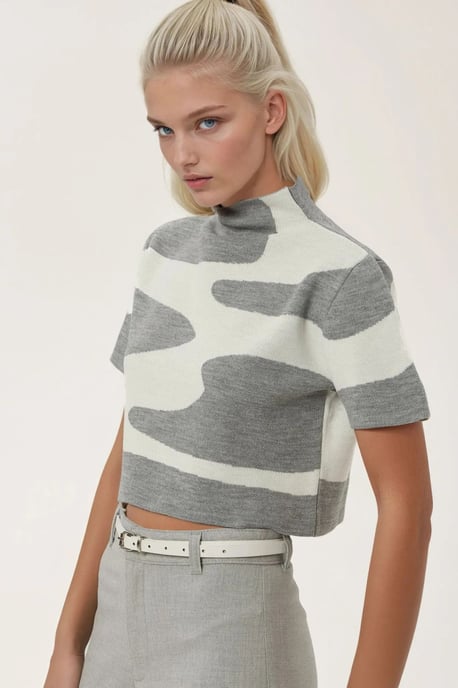 Abstrakt Stickad Topp - Image 3