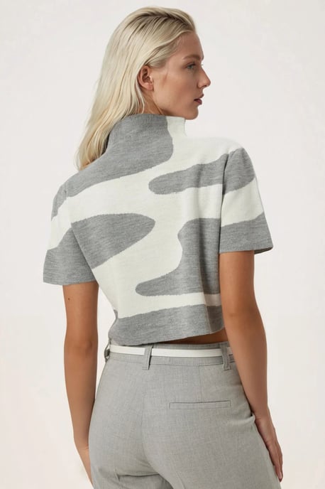Abstrakt Stickad Topp - Image 5
