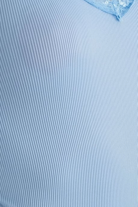 V-ringad kort topp med spetsdetalj - Image 4