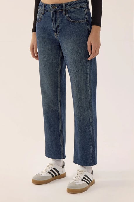 Low Waist Crop Denim Jeans - Image 3
