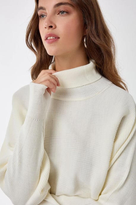 Relaxed Fit Turtleneck Sweater - Image 5