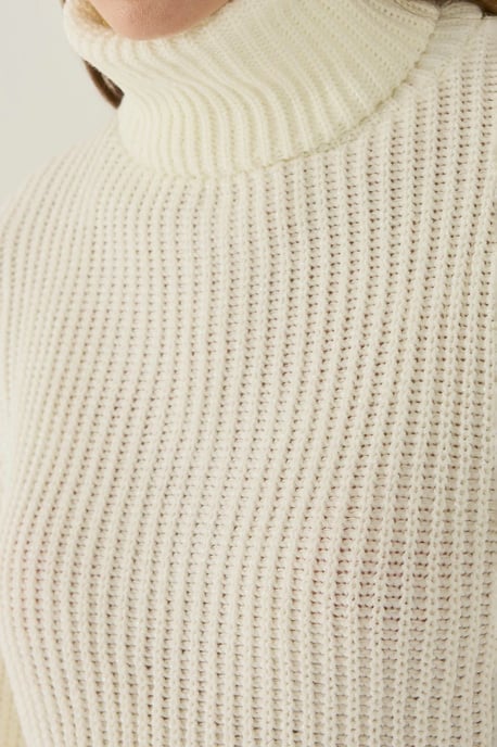 Oversized High-Neck Sweater - Image 5