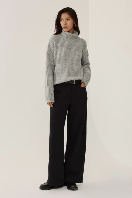 Turtleneck Knitwear Sweater - Image 1