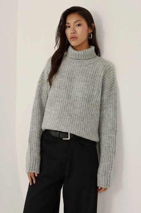 Turtleneck Knitwear Sweater - Image 2