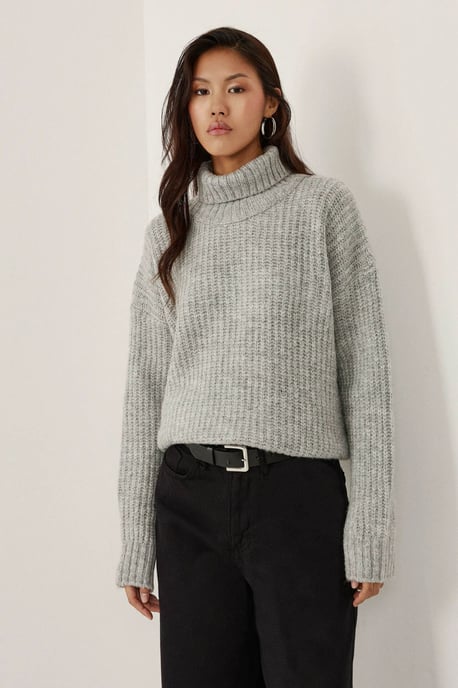 Turtleneck Knitwear Sweater - Image 3