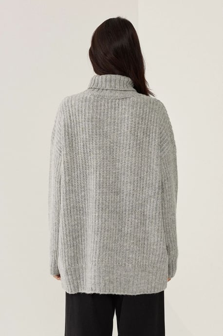 Turtleneck Knitwear Sweater - Image 5