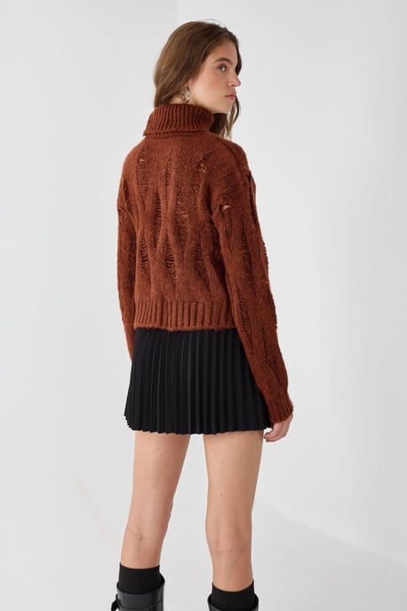 Texturerad Turtleneck Stickad Tröja - Image 5