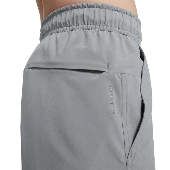 Nike Herrshorts i Dri-FIT med avslappnad passform (Grå/Svart) - Image 4