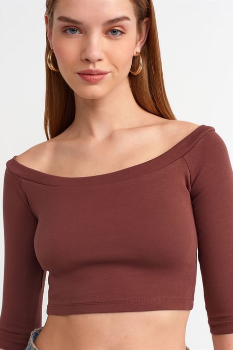 Women’s Off-shoulder Crop Blouse - Image 4