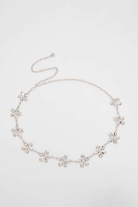 Silver Flower Detail Chain Belt - Image 2