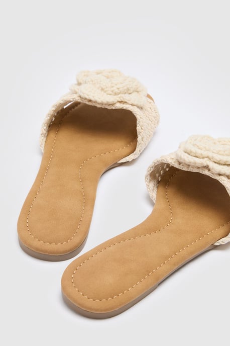 Crochet Flower Strap Sliders - Image 4