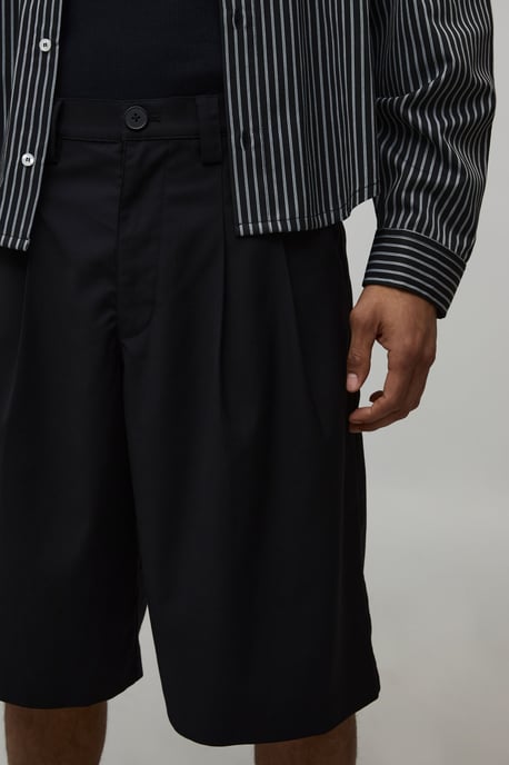 Baggy Fit Pleat Front Smart Longline Short - Image 3