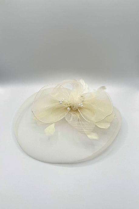 Pearl Bow Bloom Fascinator in Cream - Image 2