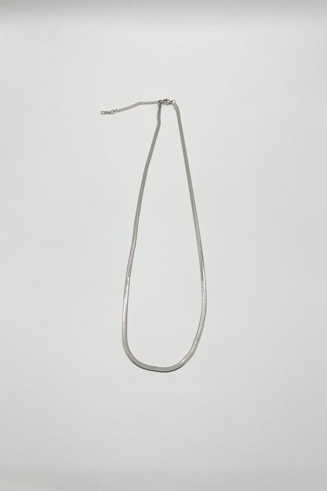 Slim Snake Chain Necklace in Silver - Image 4