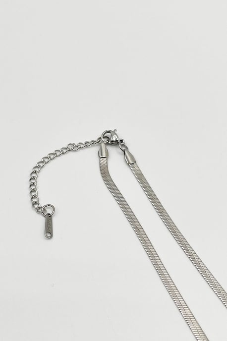 Slim Snake Chain Necklace in Silver - Image 5