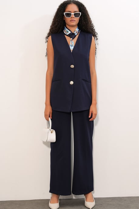Long V-Neck Buttoned Smart Waistcoat - Image 3