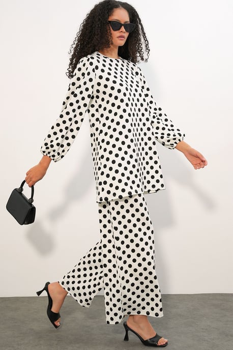 Textured Long Sleeve Tunic and Wide Leg Pants Set - Image 1