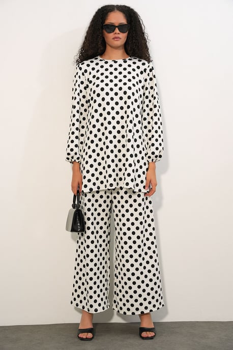 Textured Long Sleeve Tunic and Wide Leg Pants Set - Image 3