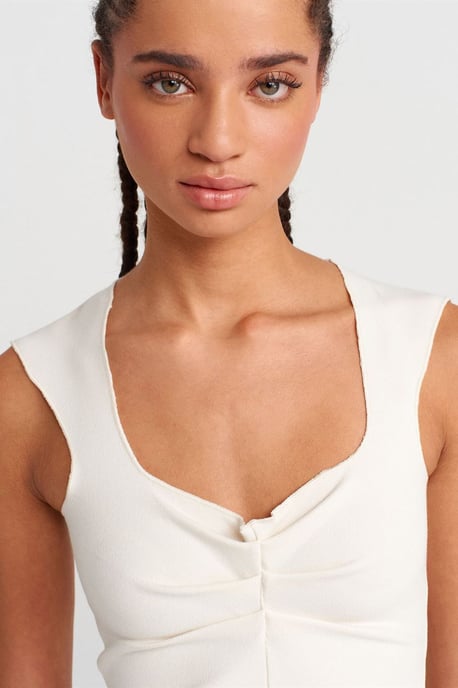 Getailleerde Mouwloze Korte Blouse met Vierkante Hals - Image 3