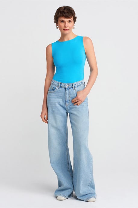 Mouwloze Slim-Fit Bootnek Blouse - Image 3