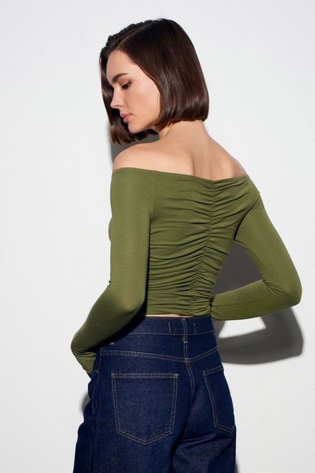Off-Shoulder Crop Top Blus - Image 3