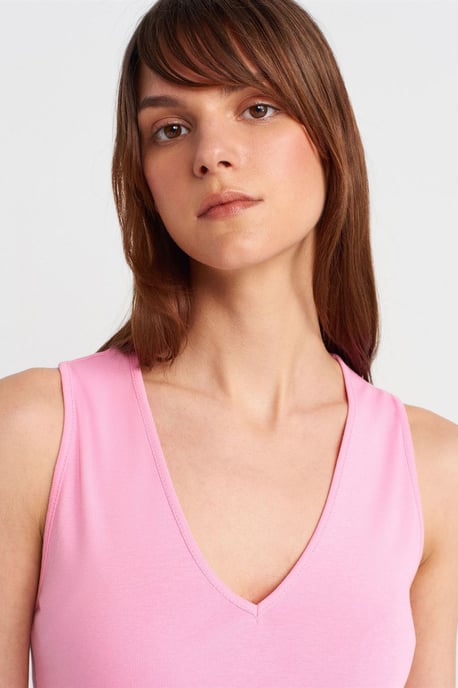 Cotton V-Neck Sleeveless Cami Blouse - Image 3