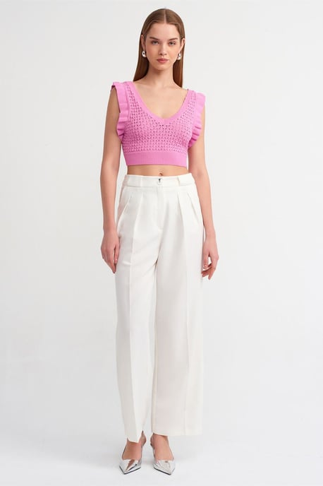 Fitted Sleeveless Crop Blouse With Tie Front - Image 3