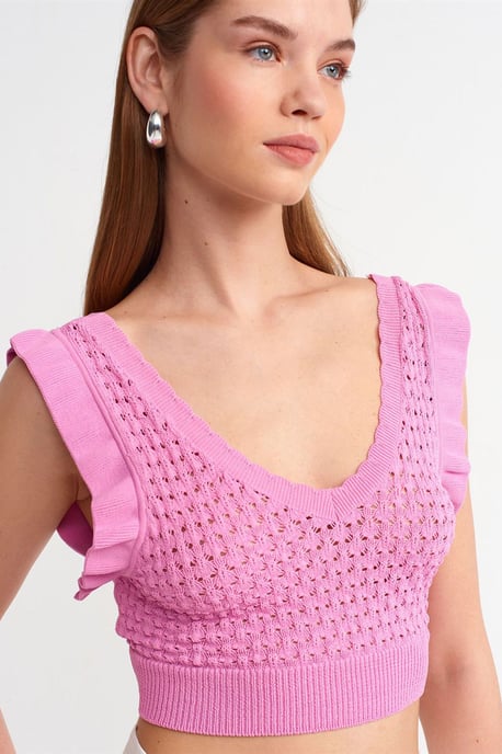 Fitted Sleeveless Crop Blouse With Tie Front - Image 4