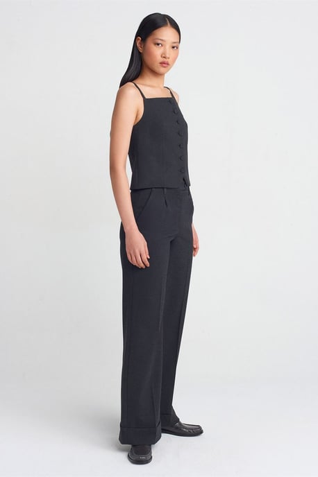 Ärmlös Blus med Fyrkantig Urringning i Crepe - Image 3