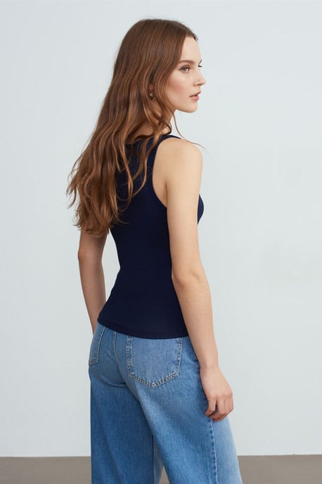 Ribbad Halterneck Slim-Fit Blus - Image 2