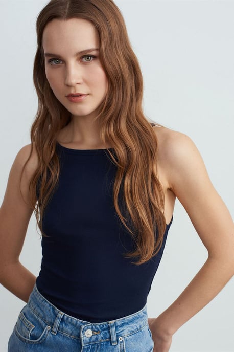 Ribbad Halterneck Slim-Fit Blus - Image 3