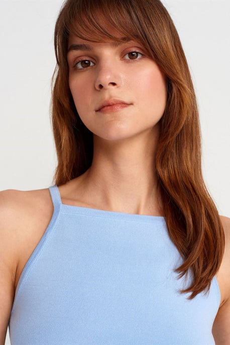 Slim Fit Halter Knit Blouse With Bow Detail - Image 3