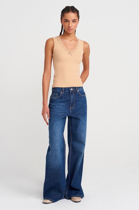Sleeveless Lace Ribbed V-neck Blouse - Image 4